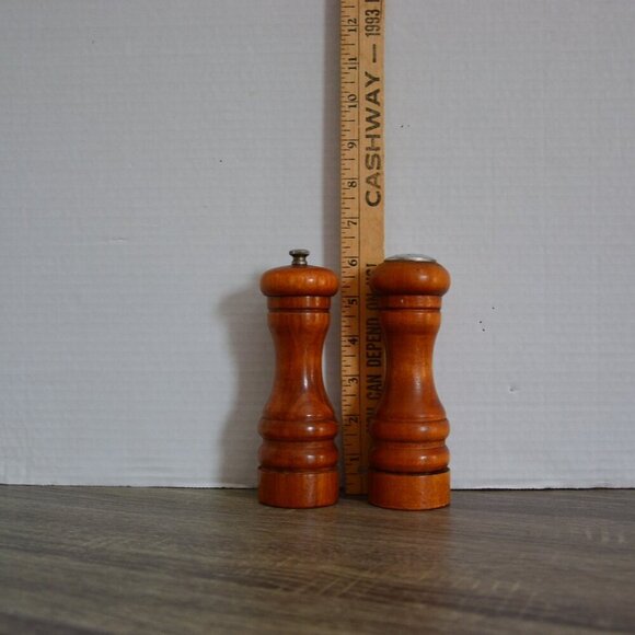 Vtg Baribocraft Salt and Pepper Shakers - Picture 6 of 7